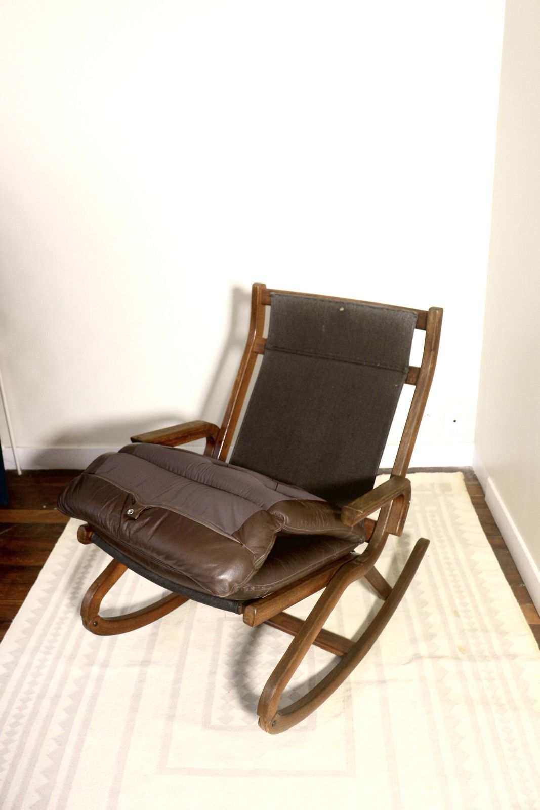 photo buy Rocking Chair Design Norway 1960s Teak Wood Year 60 Ref Paolo