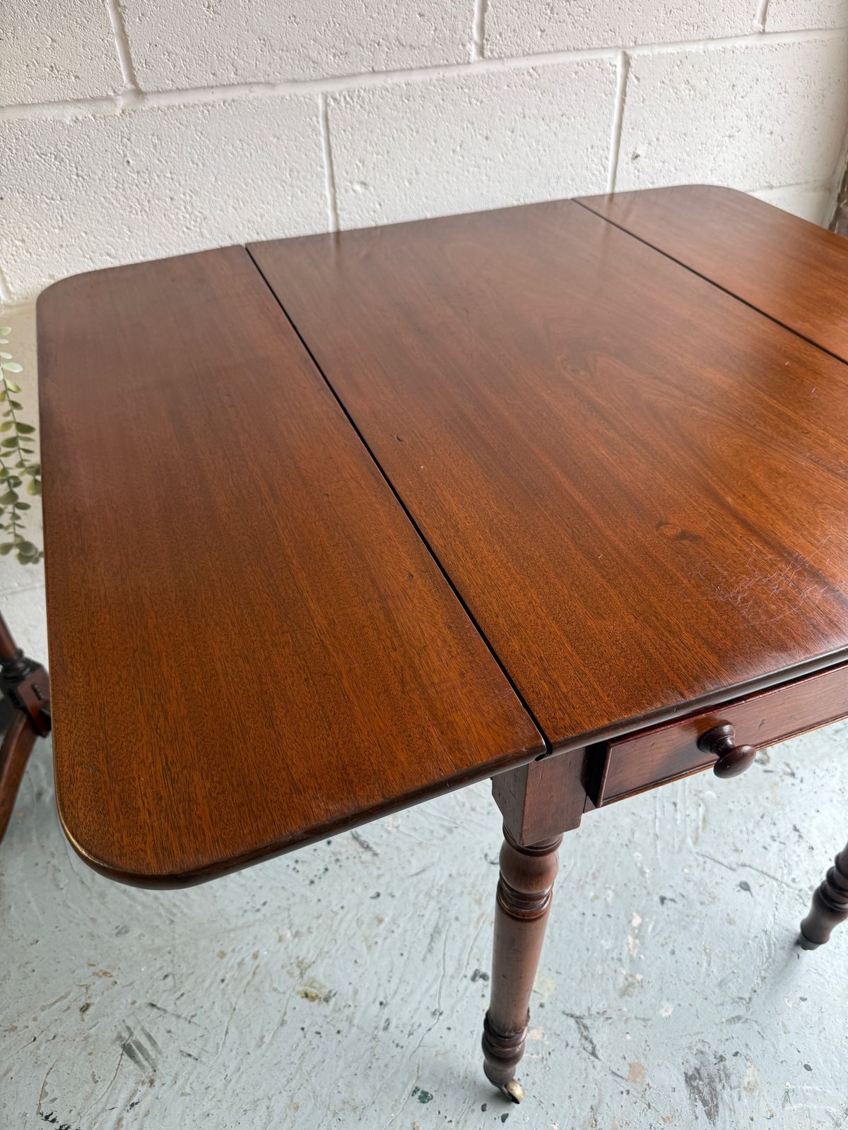 Beautiful English Regency Era Pembroke Table In Mahogany photo Furniture