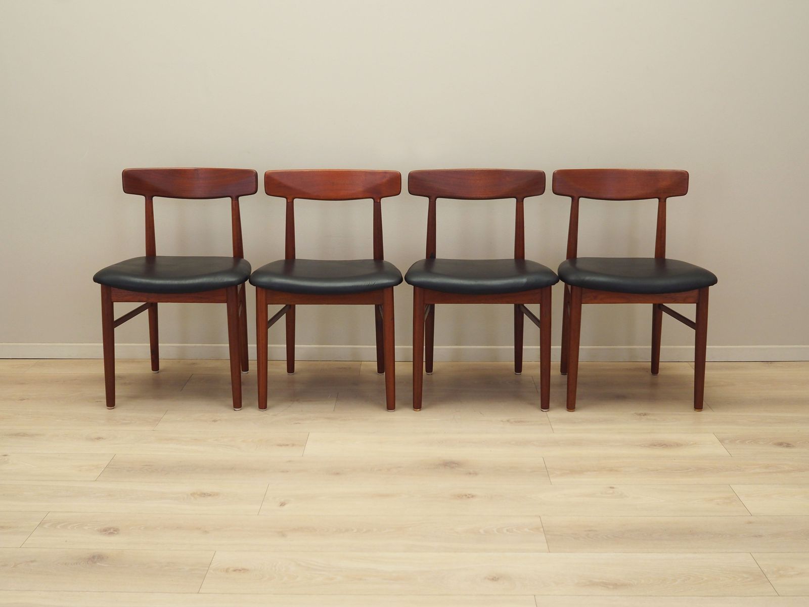 Set Van Vier Teakhouten Stoelen, Deens Design, Ca. Jaren 1960, Fabrikant: Bruno Hansen, Ontwerper: Henning Kjærnulf photo furniture