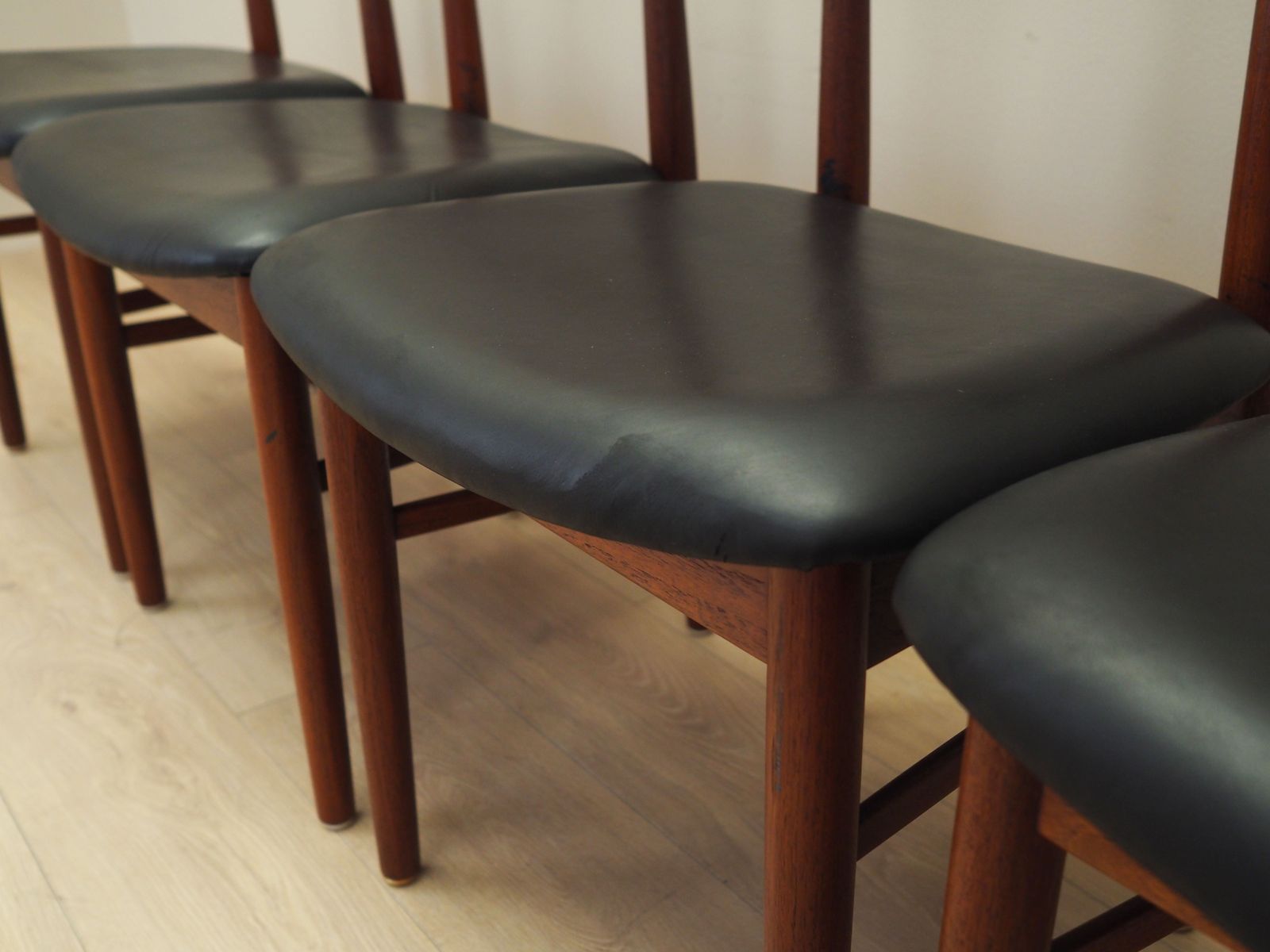 Set Van Vier Teakhouten Stoelen, Deens Design, Ca. Jaren 1960, Fabrikant: Bruno Hansen, Ontwerper: Henning Kjærnulf photo vintage