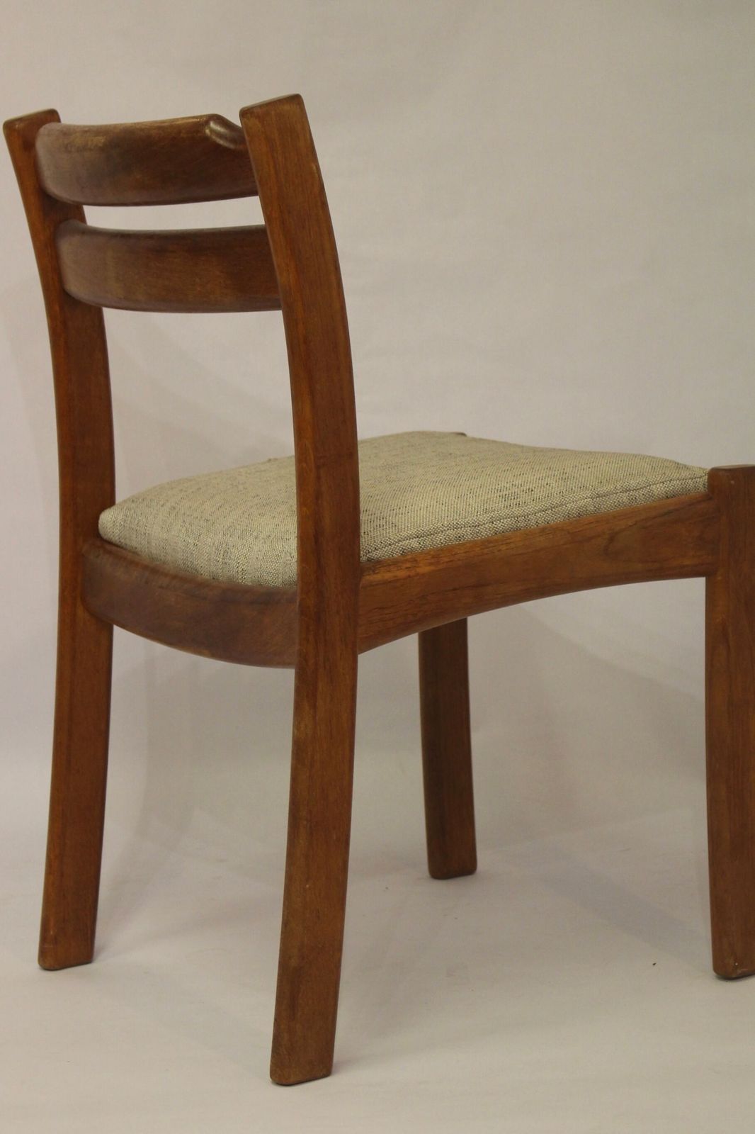 photo buy Set Of 4 Dyrlund Chairs From The 60s In Teak