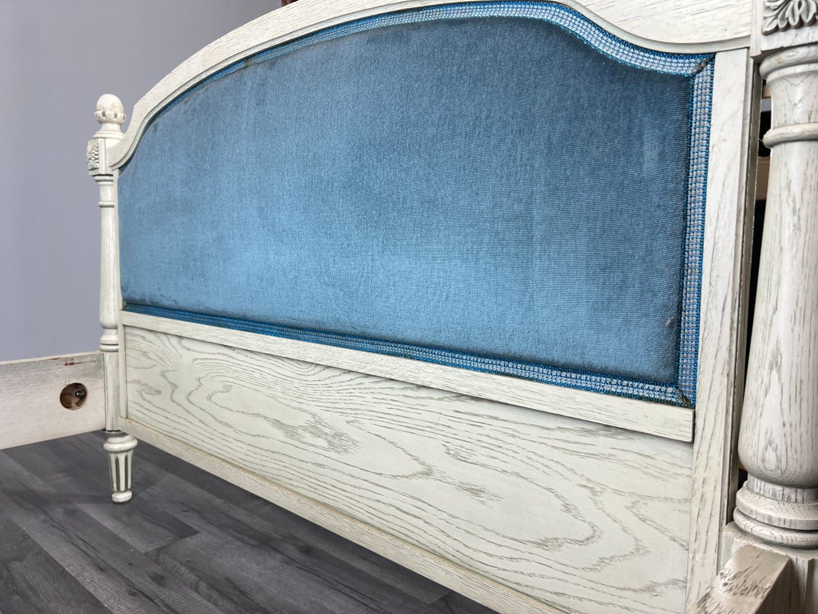 369.0 Bed Vintage French Style Upholstered Carved Single Frame Lot 4073 photo