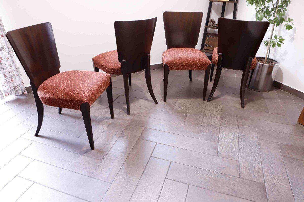 Set Of 4 Lollipop Dining Chairs H 214 By Jindřich Halabala photo vinterior