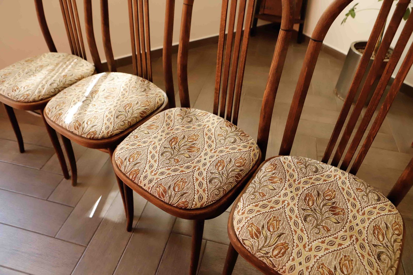 Set Of Four Bentwood Ton Chairs From The 1970s With Floral Upholstery photo vintage