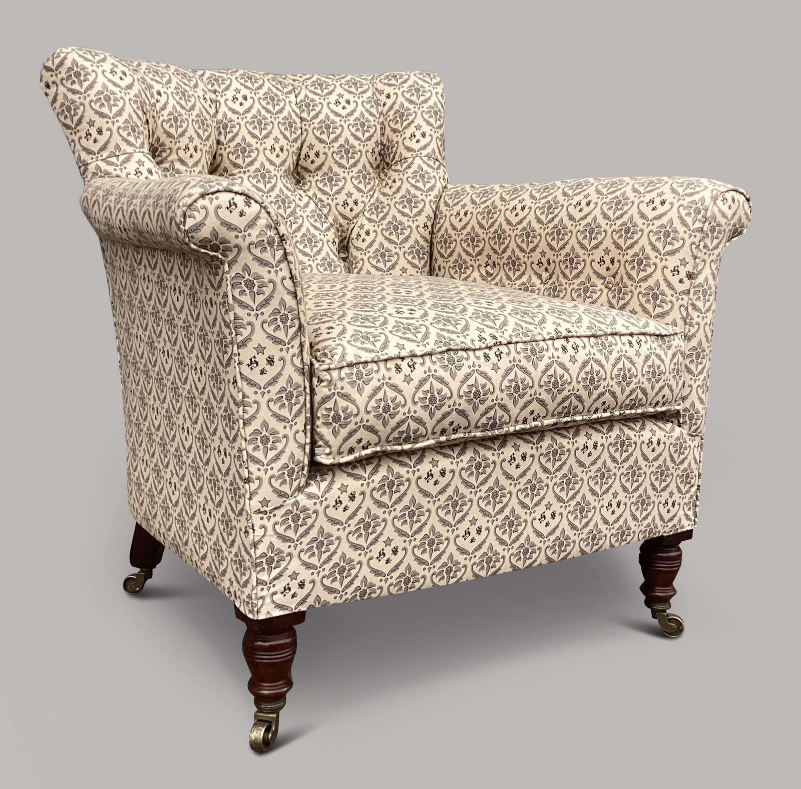 Good C19th Howard And Sons Upholstered Woodstock Armchair photo vintage