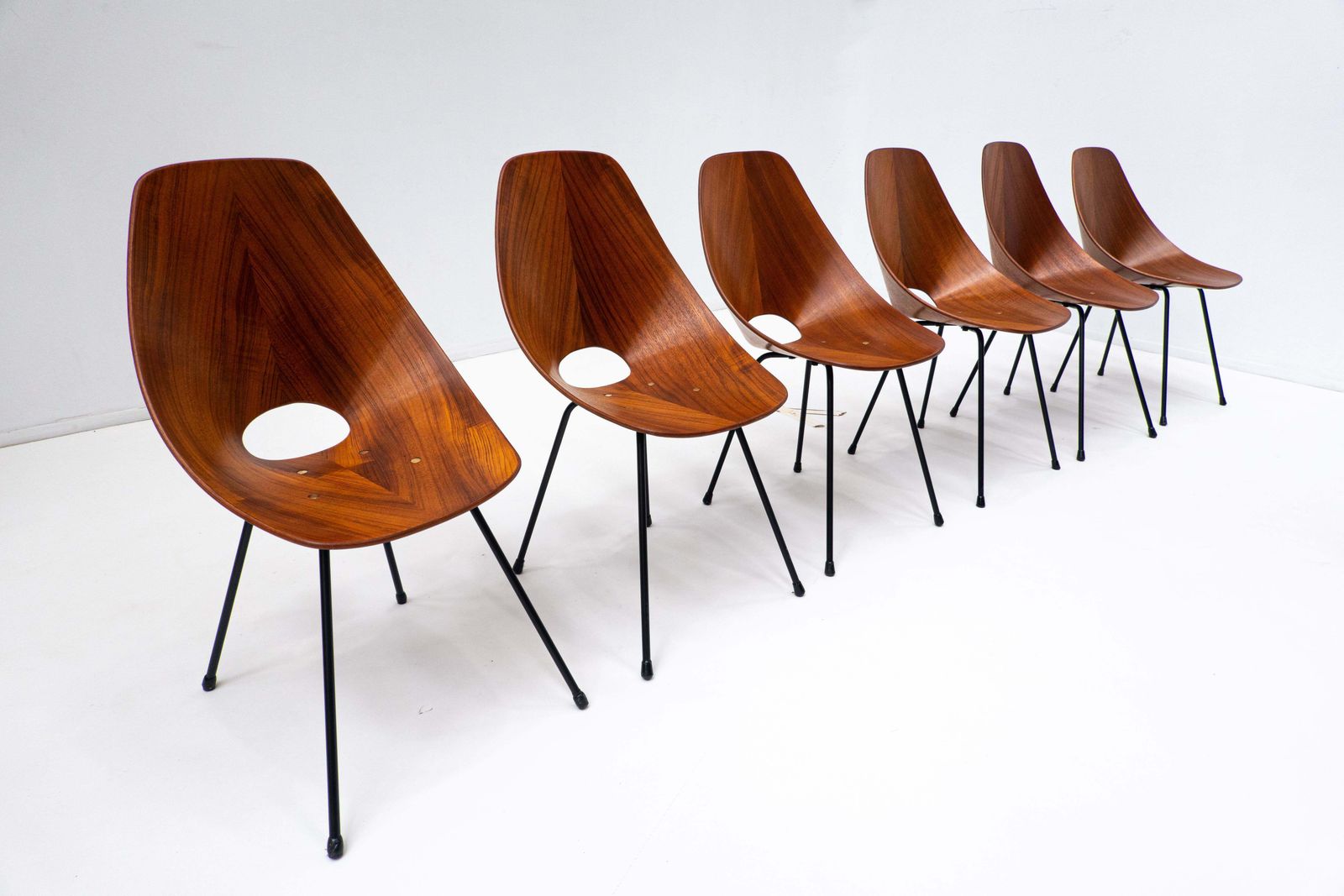 Set Of 6 Mid Century Chairs By Vittorio Nobili For Fratelli Tagliabue, Italy photo vintage
