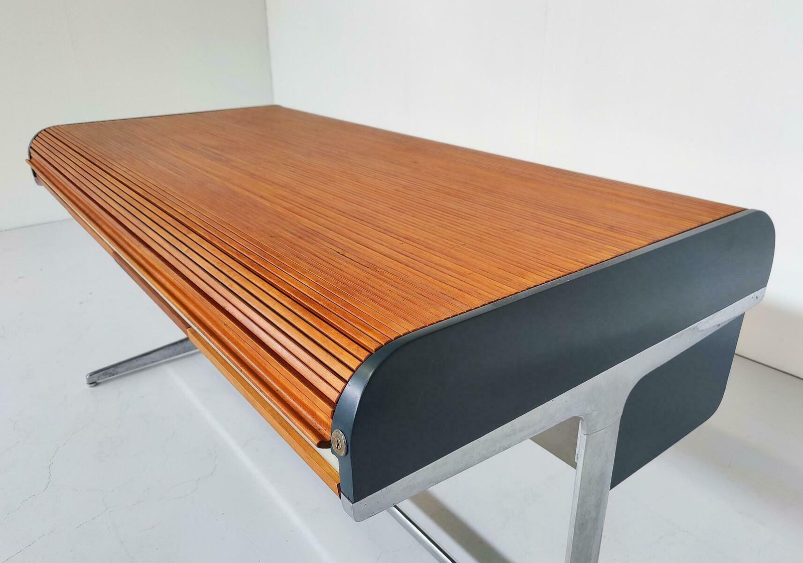 Mid Century Modern Action Office Desk By George Nelson For Herman Miller, 1960s photo vinterior