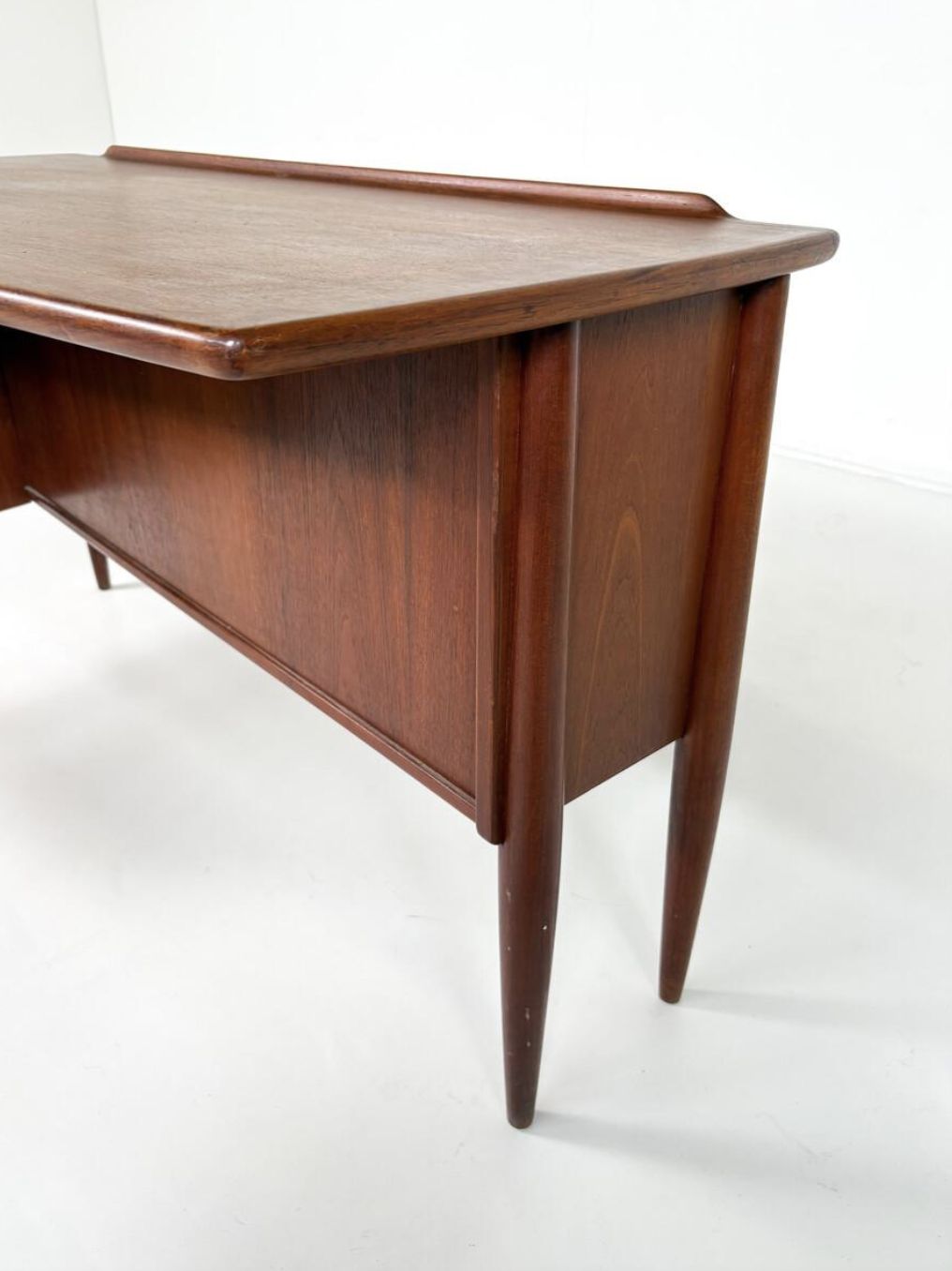 Boomerang Desk A10 By Göran Strand For Lelangs Möbelfabrik, 1960s photo furniture