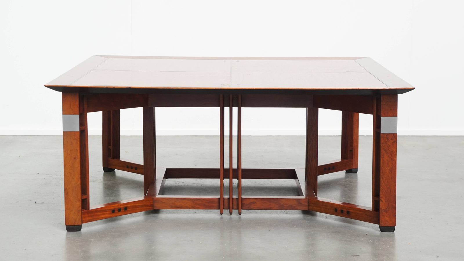 Grote, Vierkante Art Deco Salontafel – Schuitema Decoforma photo furniture