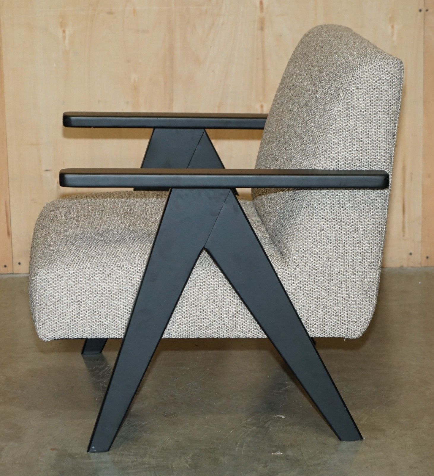 Furniture New Exdisplay Nordic Style Edgar Armchair With Beech Wood Frame & Oatmeal Fabric photo
