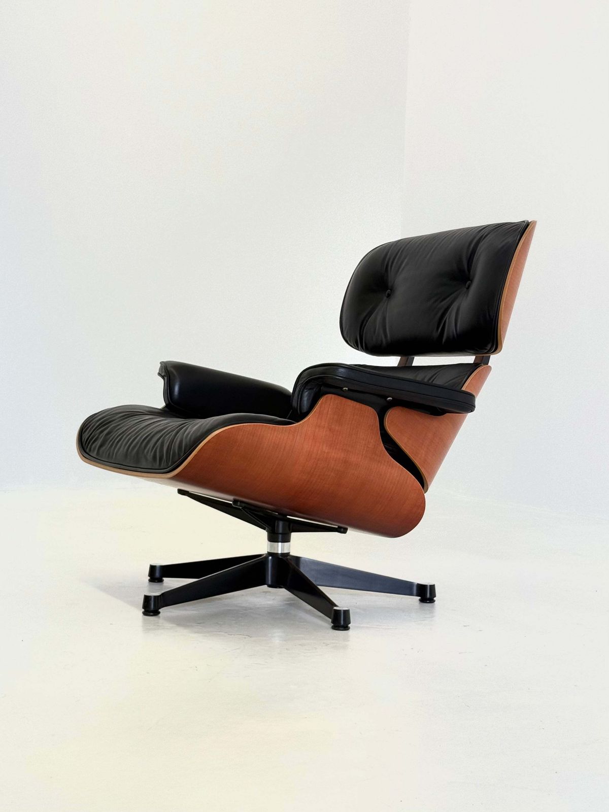 Eames Lounge Chair Door Charles En Ray Eames Voor Vitra photo furniture