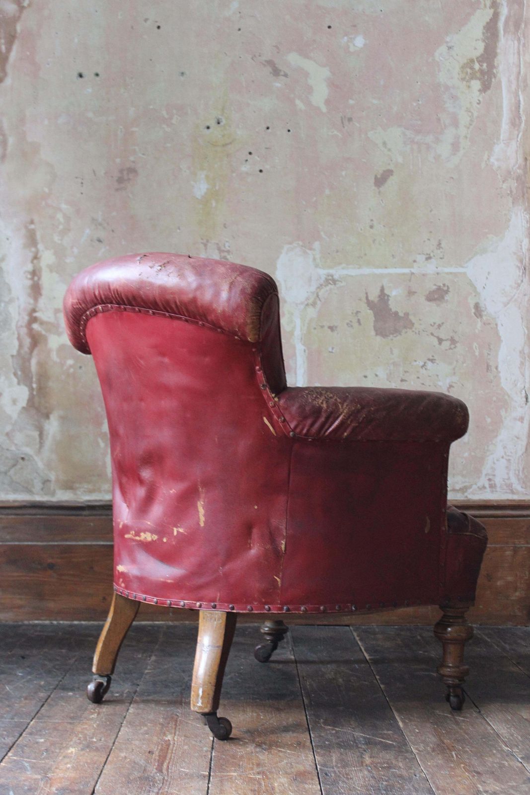 Circa 1845 Robert Strahan & Co Ireland Dublin Red Leather Armchair, Elveden Hall photo 4060.0