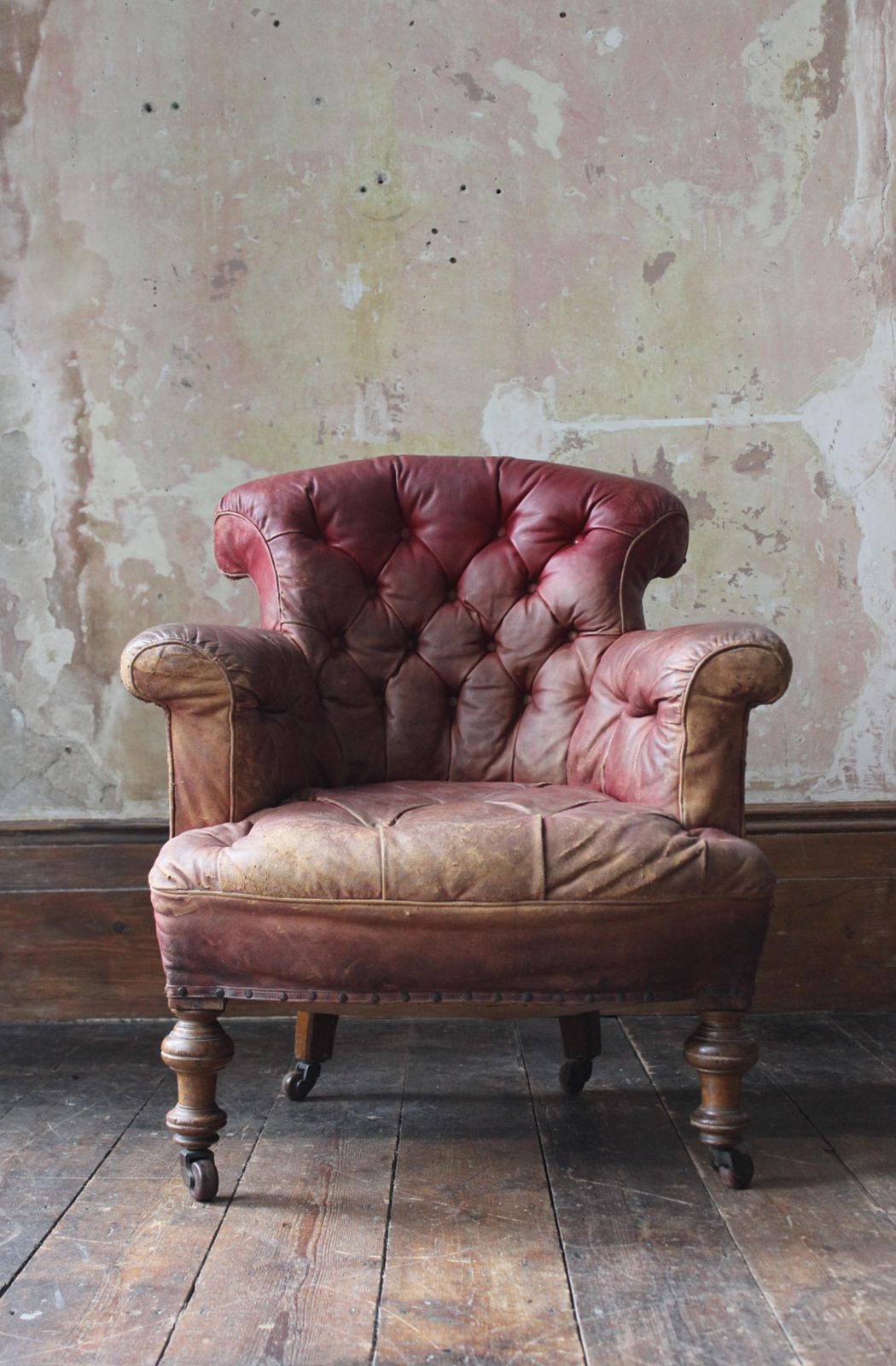 Circa 1845 Robert Strahan & Co Ireland Dublin Red Leather Armchair, Elveden Hall photo buy