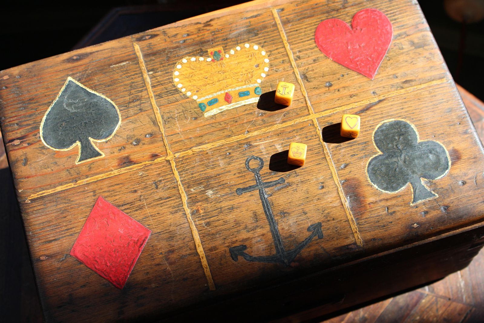 Early 20th Century English Maritime Sailors Gambling Game Box  ‘Crown & Anchor' photo vinterior