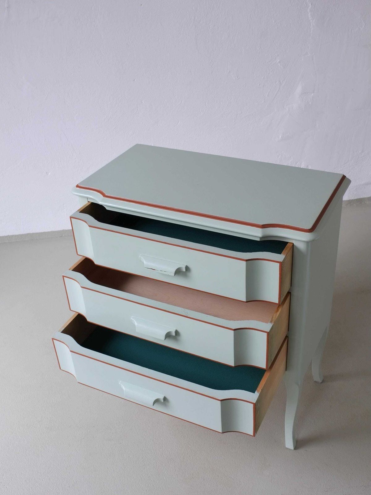 photo furniture Zweedse Geschilderde Ladekast Met Spiegel | Carl Larsson Stijl | Jaren 1940