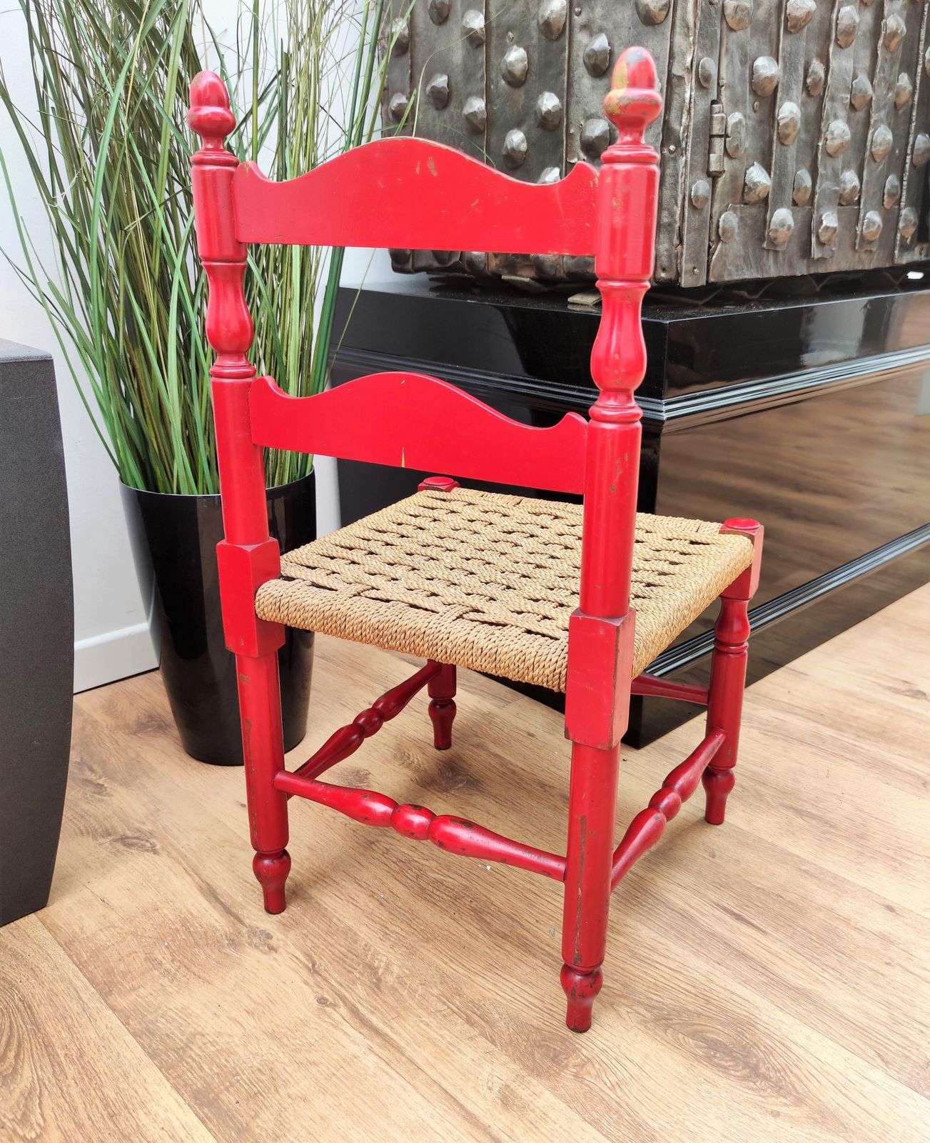 Italian Red Wood And Rope Rush Kids Children Chair With Disney Graphics photo 530.0