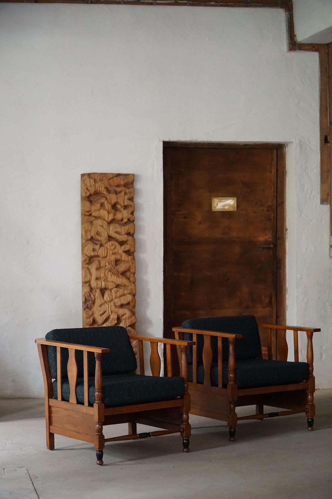 photo vinterior Art Nouveau, Pair Of Lounge Chairs In Oak, Reupholstered In Style Fabric, 1920s