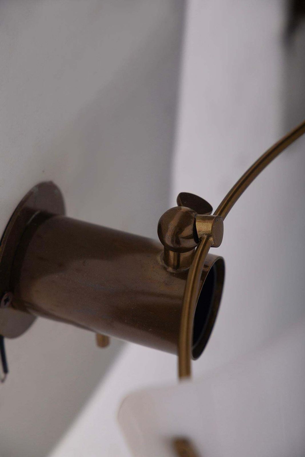 Pair Of Wall Sconces By Gino Sarfatti For Arteluce In White Plexiglass photo vinterior