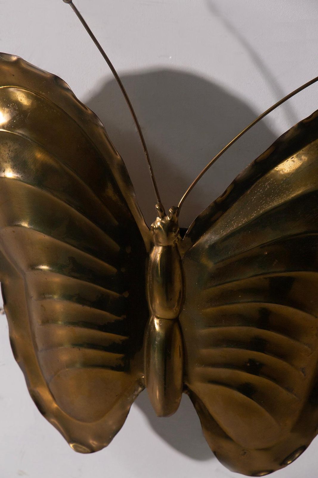 Ravarini Castoldi Milano Pair Of Butterfly Wall Lamps In Gilded Metal, Branded photo vinterior