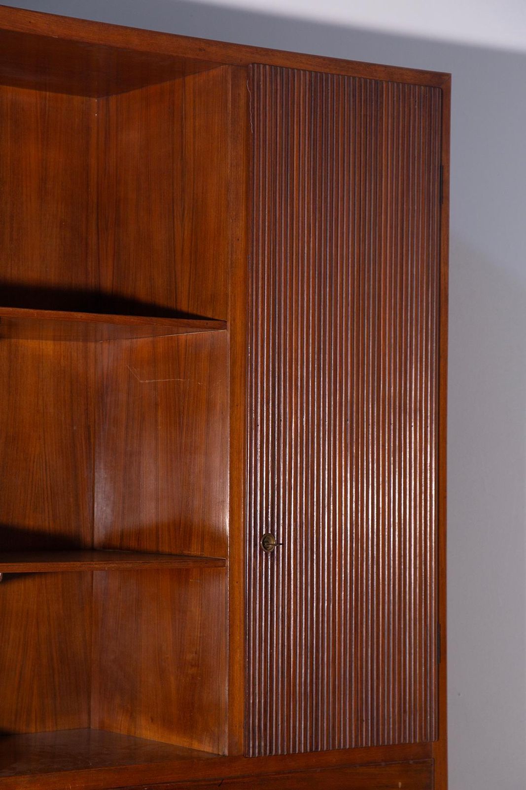 Italian Bookcase Cabinet In Grissinato Wood photo 9312.0