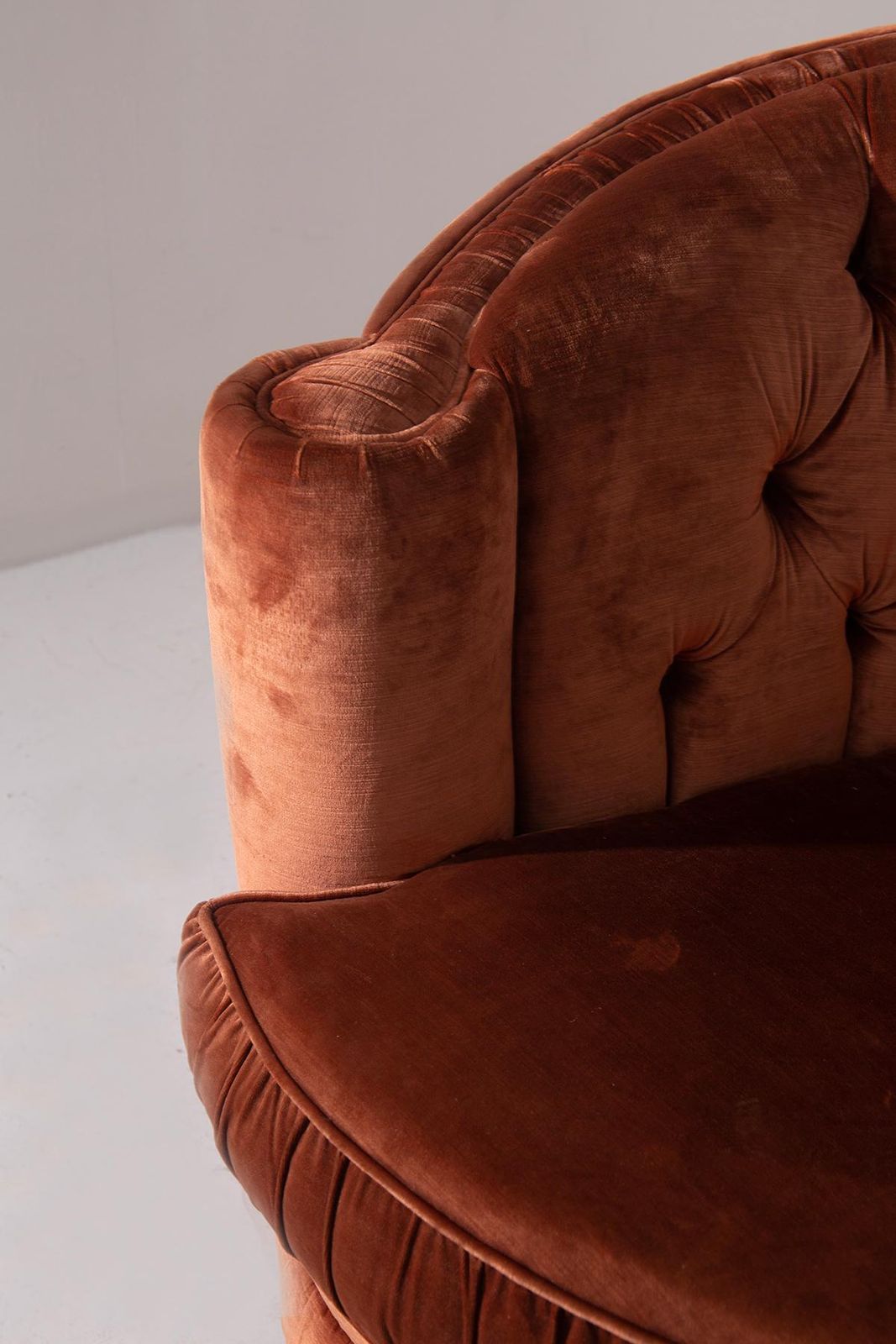 Furniture Pair Of Italian Sofas In Orange Capitonné Velvet In Art Deco Style photo