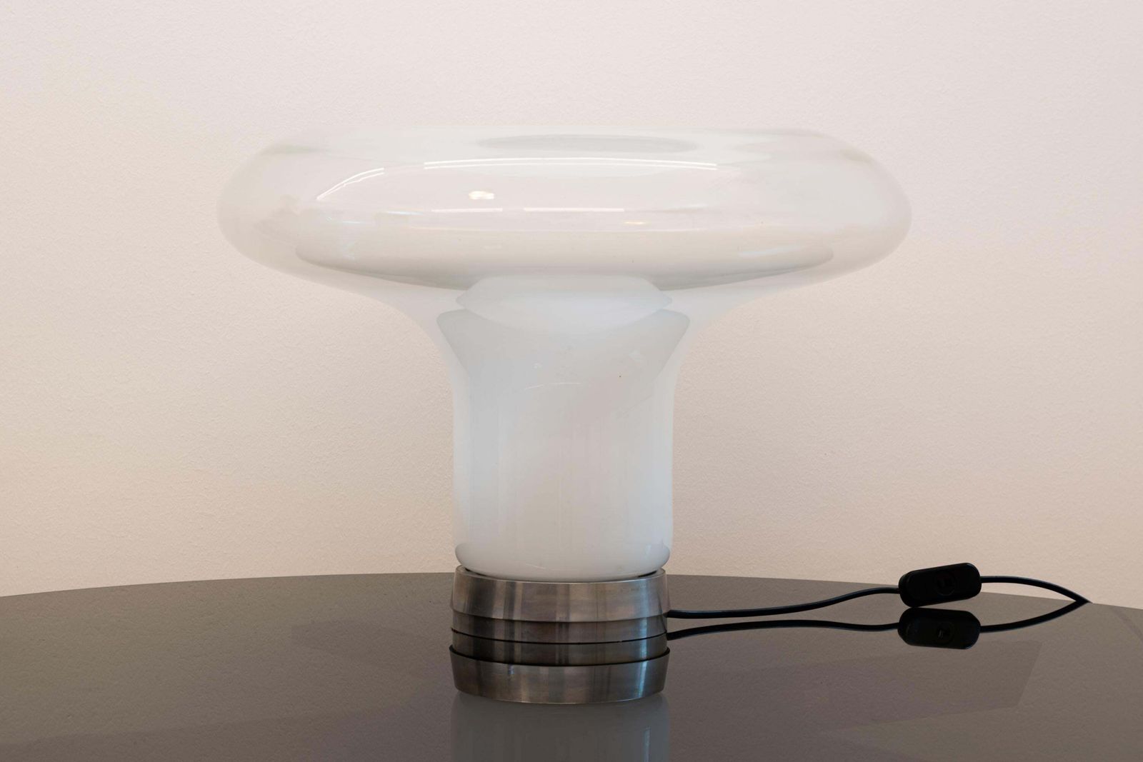 Angelo Mangiarotti Lesbo Table Lamp In Metal And Blown Glass By Artemide photo Lighting