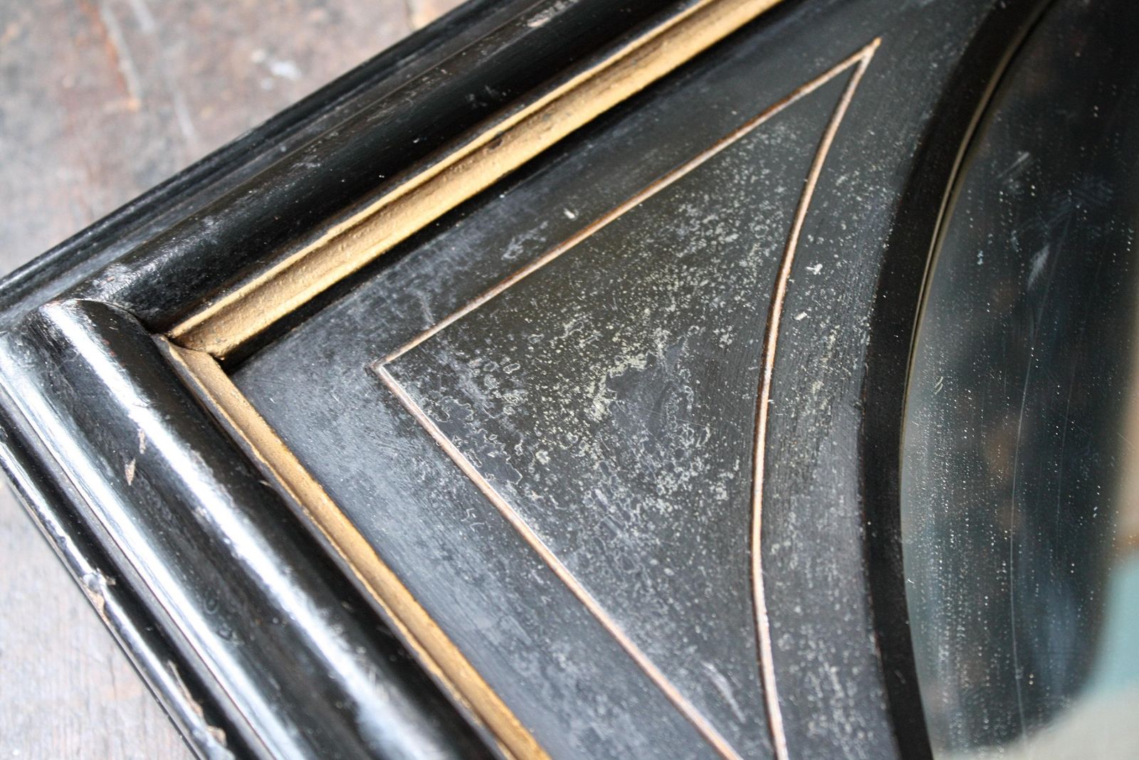 photo furniture Late 19th Century Aesthetic Movement Ebonised & Gilt Ripple Mirror