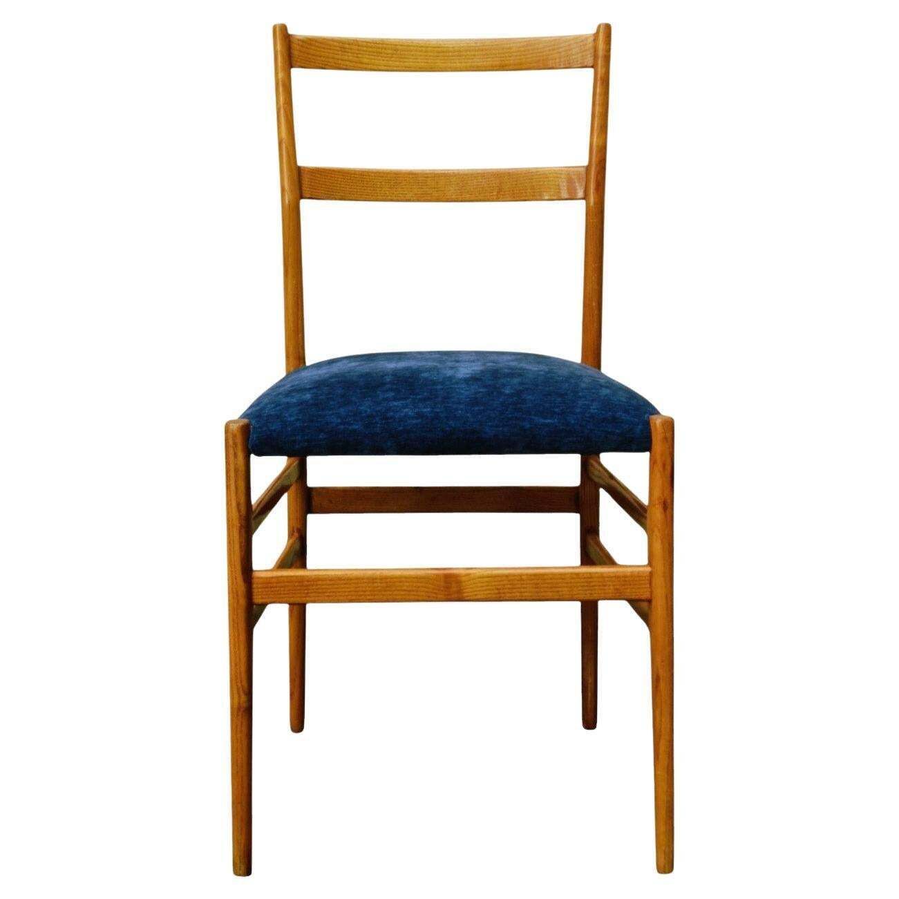 Gio Ponti Chair Mod. "646 Leggera" In Wood And Blue Fabric, Italy 1960s