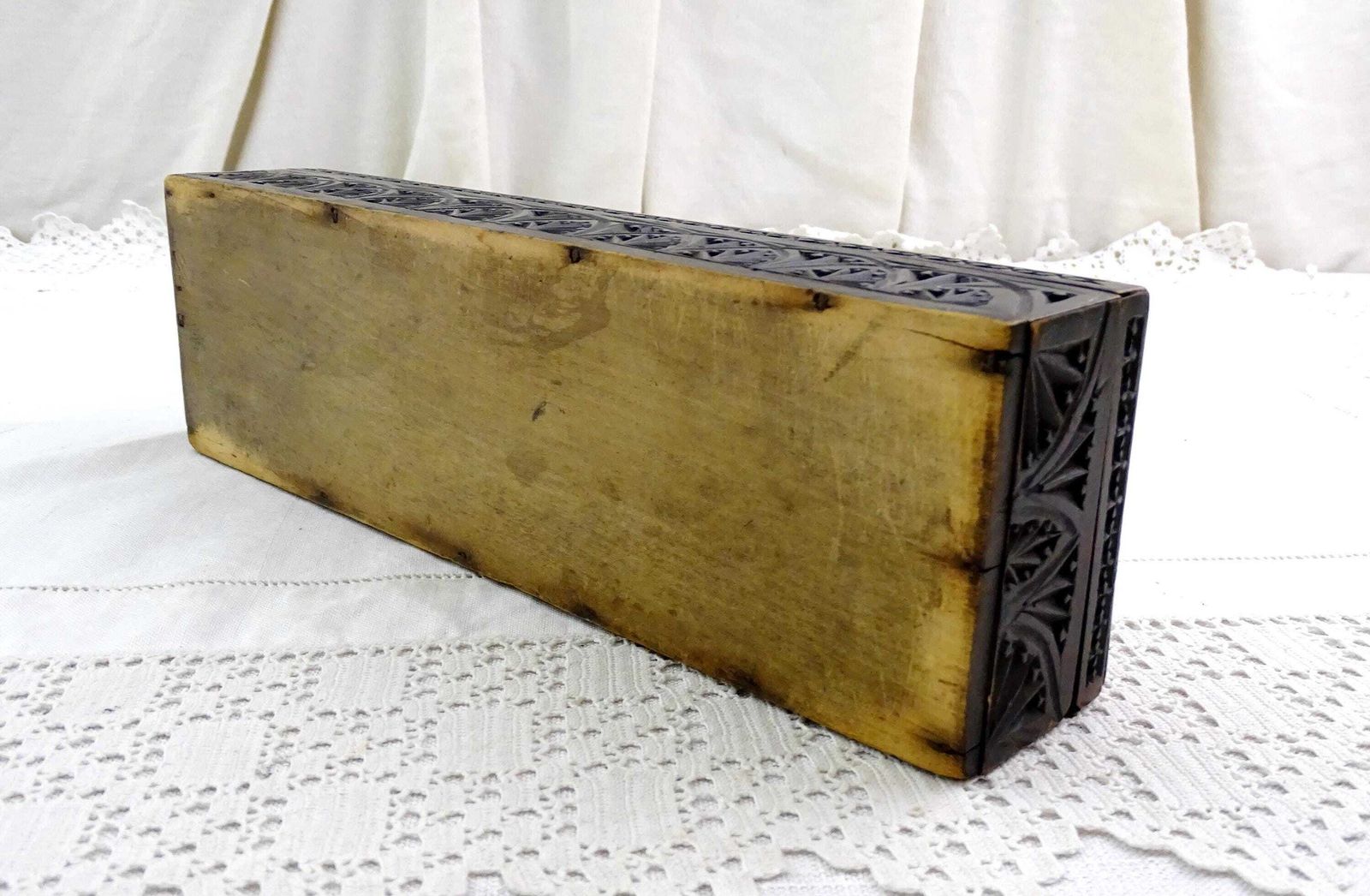 Antique English Wooden Chip Carved Rectangular Glove Box Once Belonging To Hillirent Leriche, Retro Victorian Gothic Revival Casket England photo Home Decor