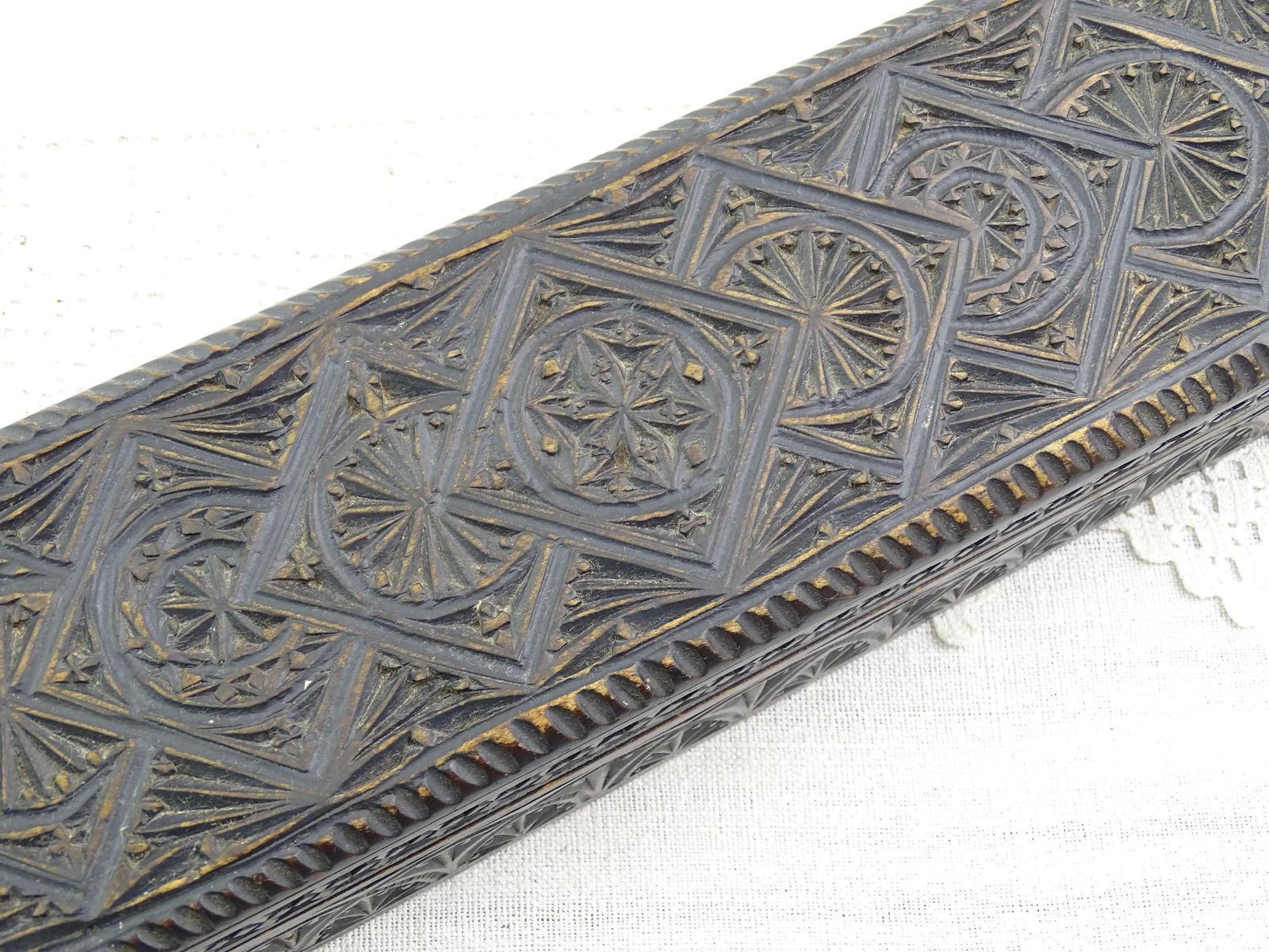 Antique English Wooden Chip Carved Rectangular Glove Box Once Belonging To Hillirent Leriche, Retro Victorian Gothic Revival Casket England photo 70.0