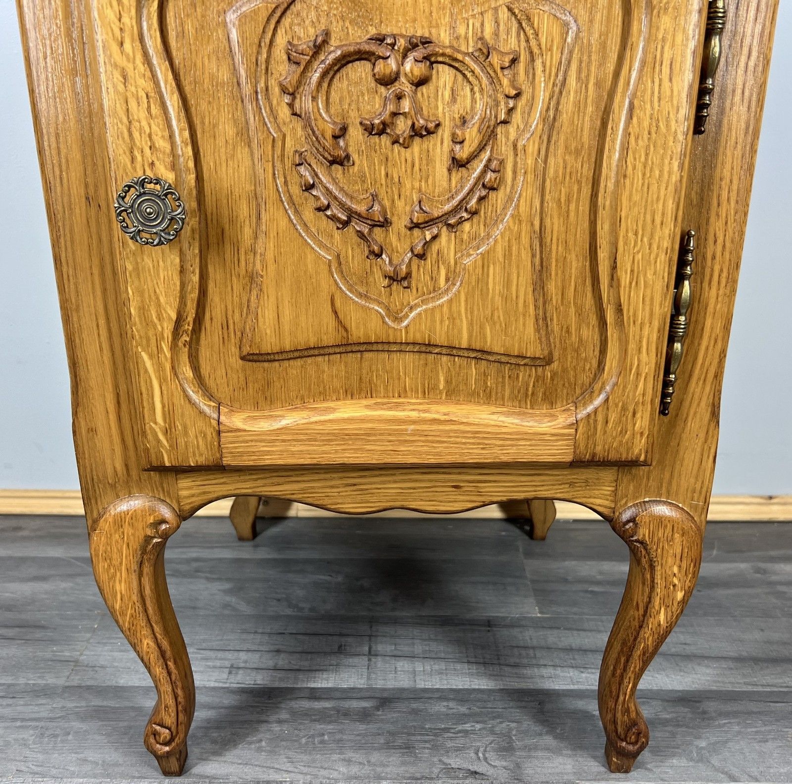Bedside Cabinet Vintage French Louis XV Style Oak Carved Nightstand Lot 4006 photo vinterior