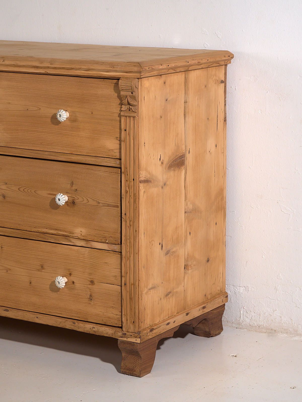 photo furniture Antique Bedroom Dresser (C.1920) #15