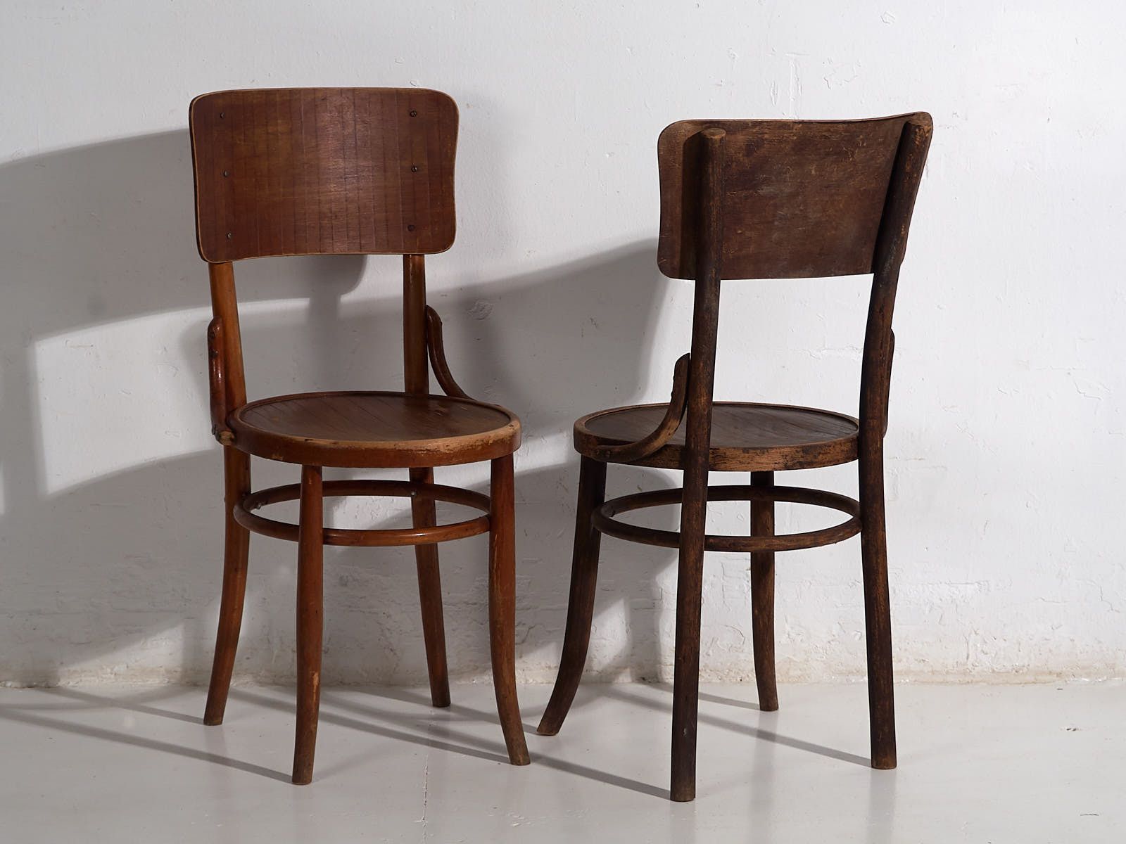 photo furniture Antique Bentwood Dining Chairs (C.1920). Set Of 4 Pieces #6