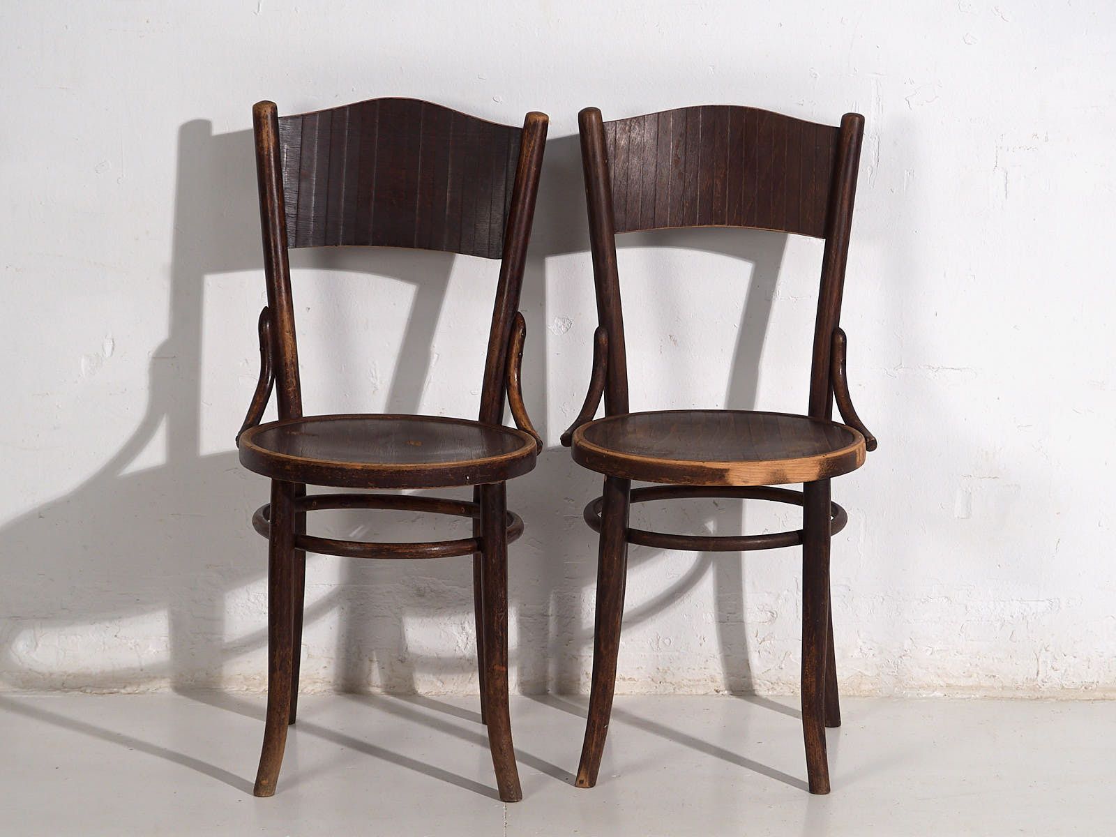 Thonet Mundus Antique Bentwood Chairs (C.1920). Set Of 4 Pieces #3 photo Furniture
