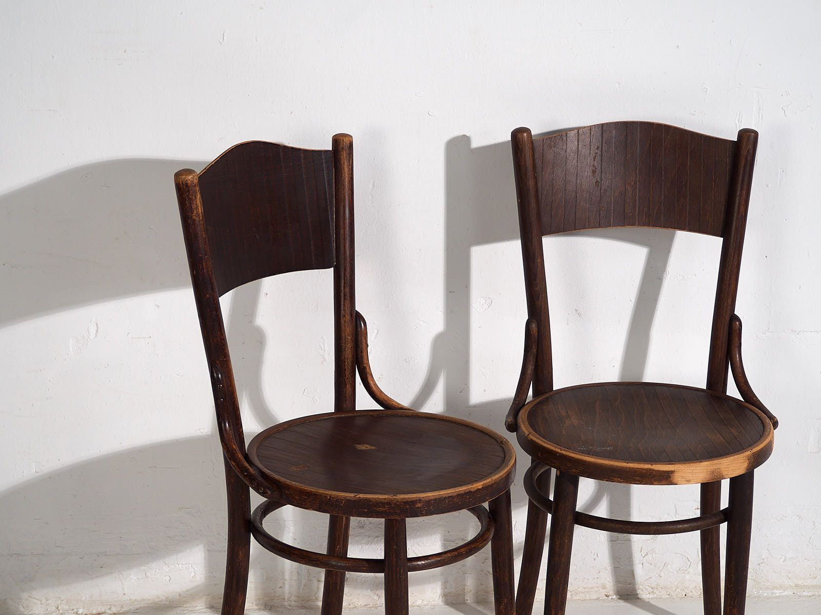 Thonet Mundus Antique Bentwood Chairs (C.1920). Set Of 4 Pieces #3 photo 929.0