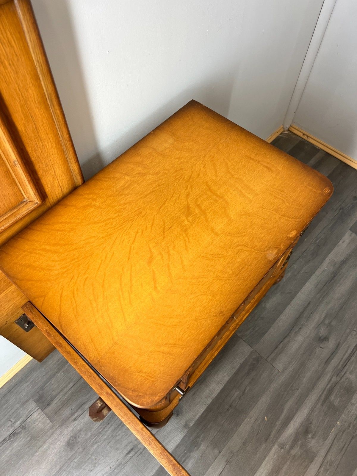 photo furniture Bed Frame Vintage French Louis Style Double With Matching Bedsides Lot 4101