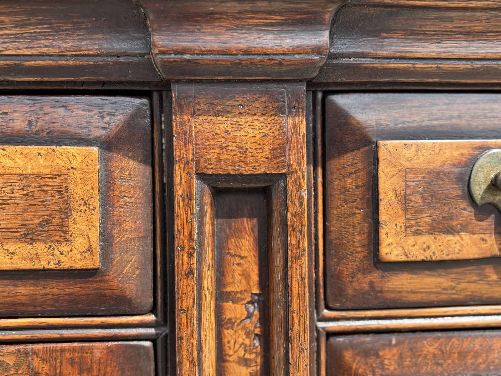 Early 19th Century Georgian Oak & Burr Elm Inlay Dresser Base photo vinterior