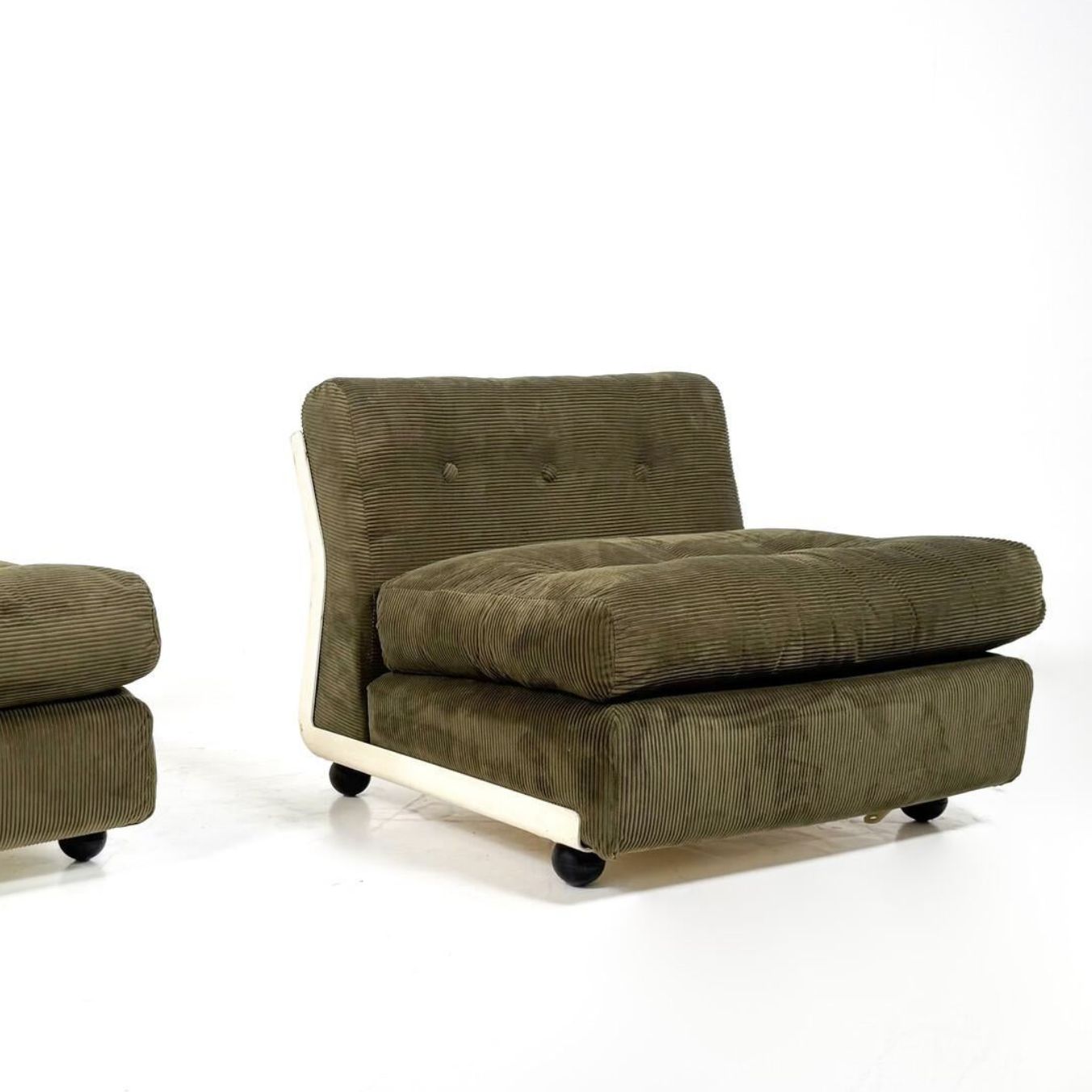 Mid Century Modern Pair Of “Amanta” Armchairs By Mario Bellini, 1960s photo furniture