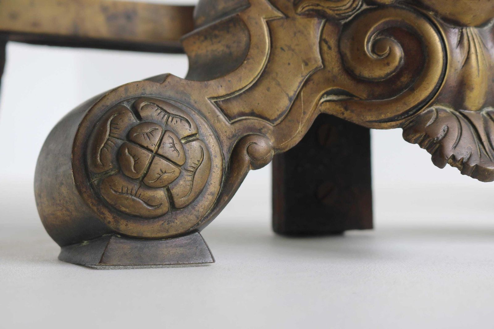 Antieke Messing Vuurbokken Met Cherubijnmaskers – 19e Eeuw photo vinterior