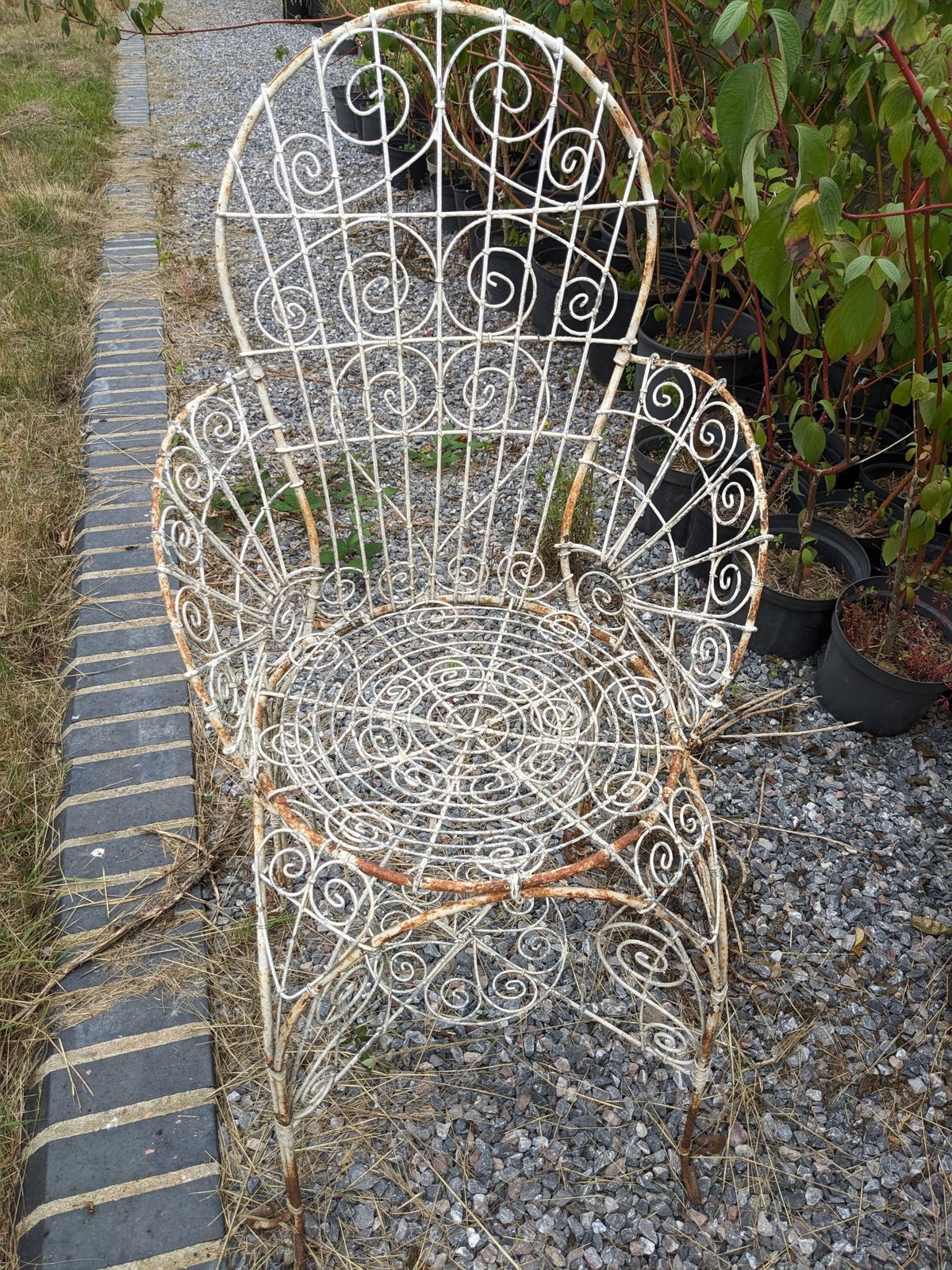 photo furniture Wirework Garden Table & Chairs