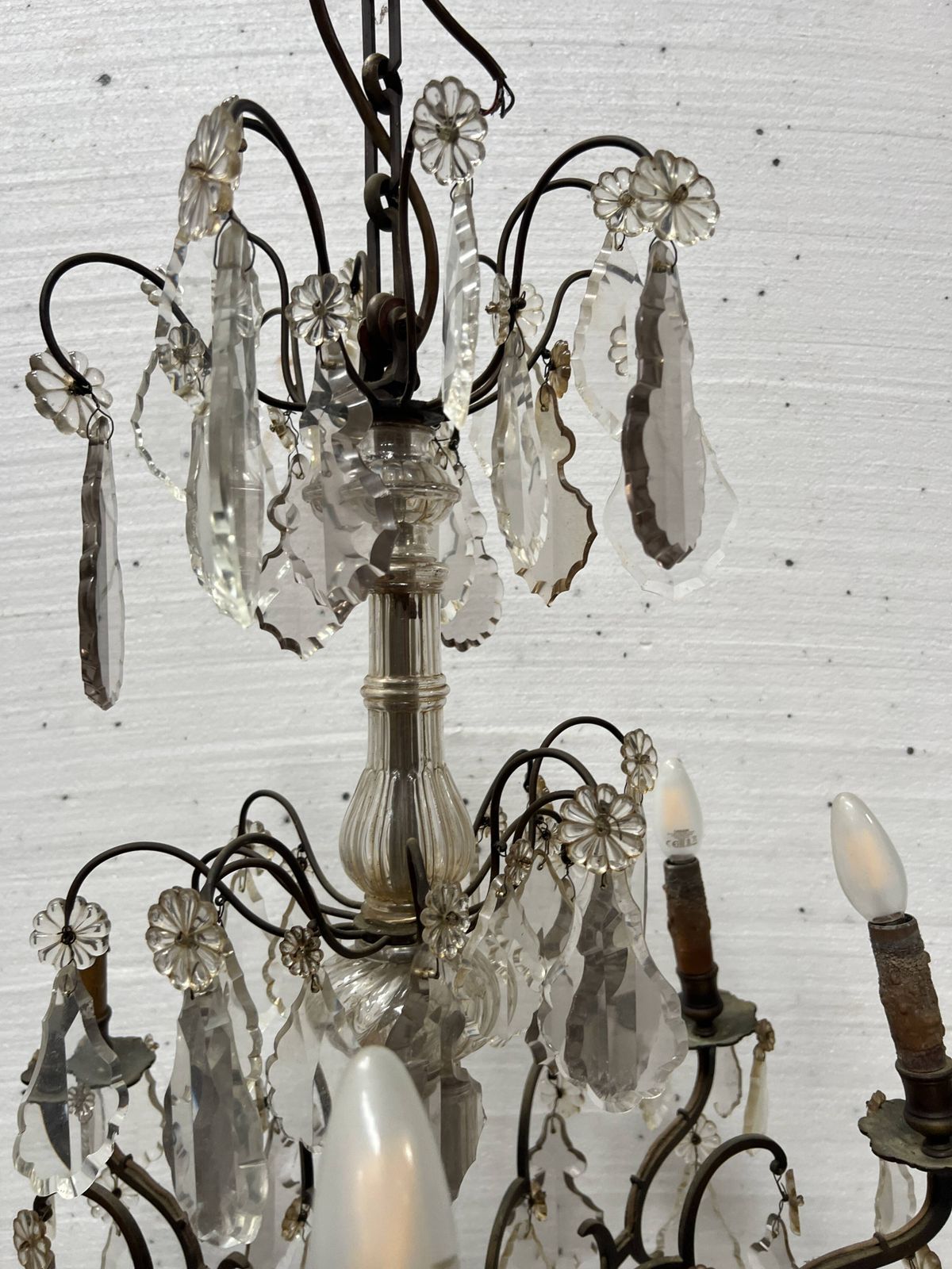 photo vinterior Louis XV Style Chandelier With Pendants And Colored Glass Fruits, 20th Century