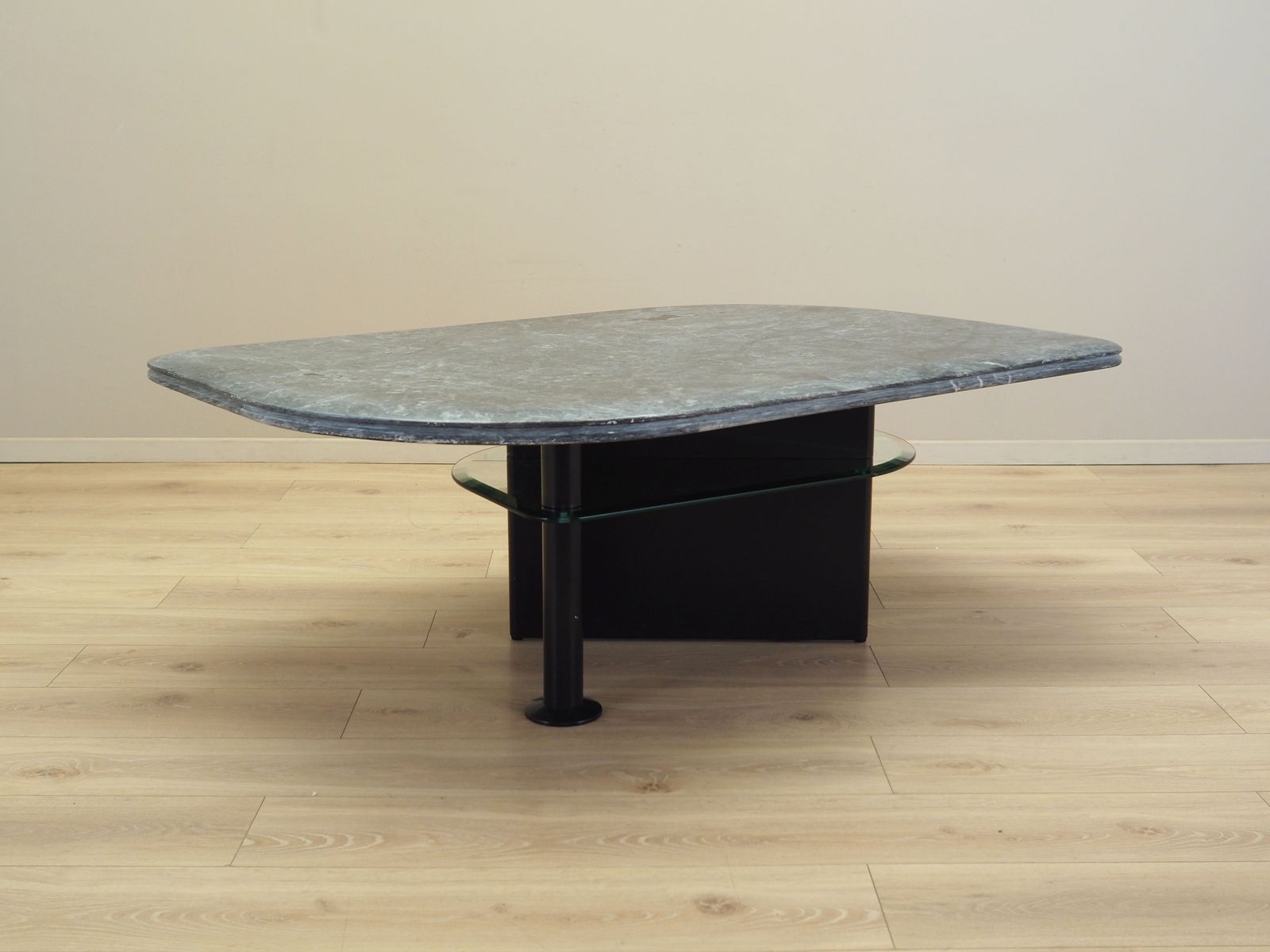 Coffee Table, Italian Design, 1980s, Production: Italy photo Furniture