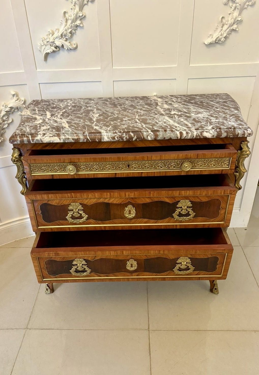 photo vinterior Outstanding Quality Antique 19th Century French Marble Top Chest Of Drawers