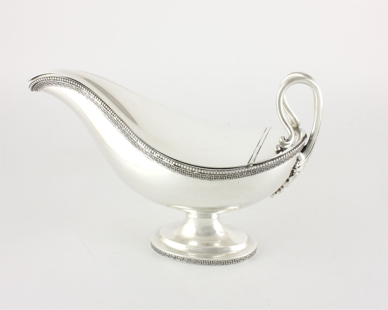 photo vinterior Sterling Silver Tiffany & Co Lidded Gravy Sauce Boat. Jc Moore. C1858.