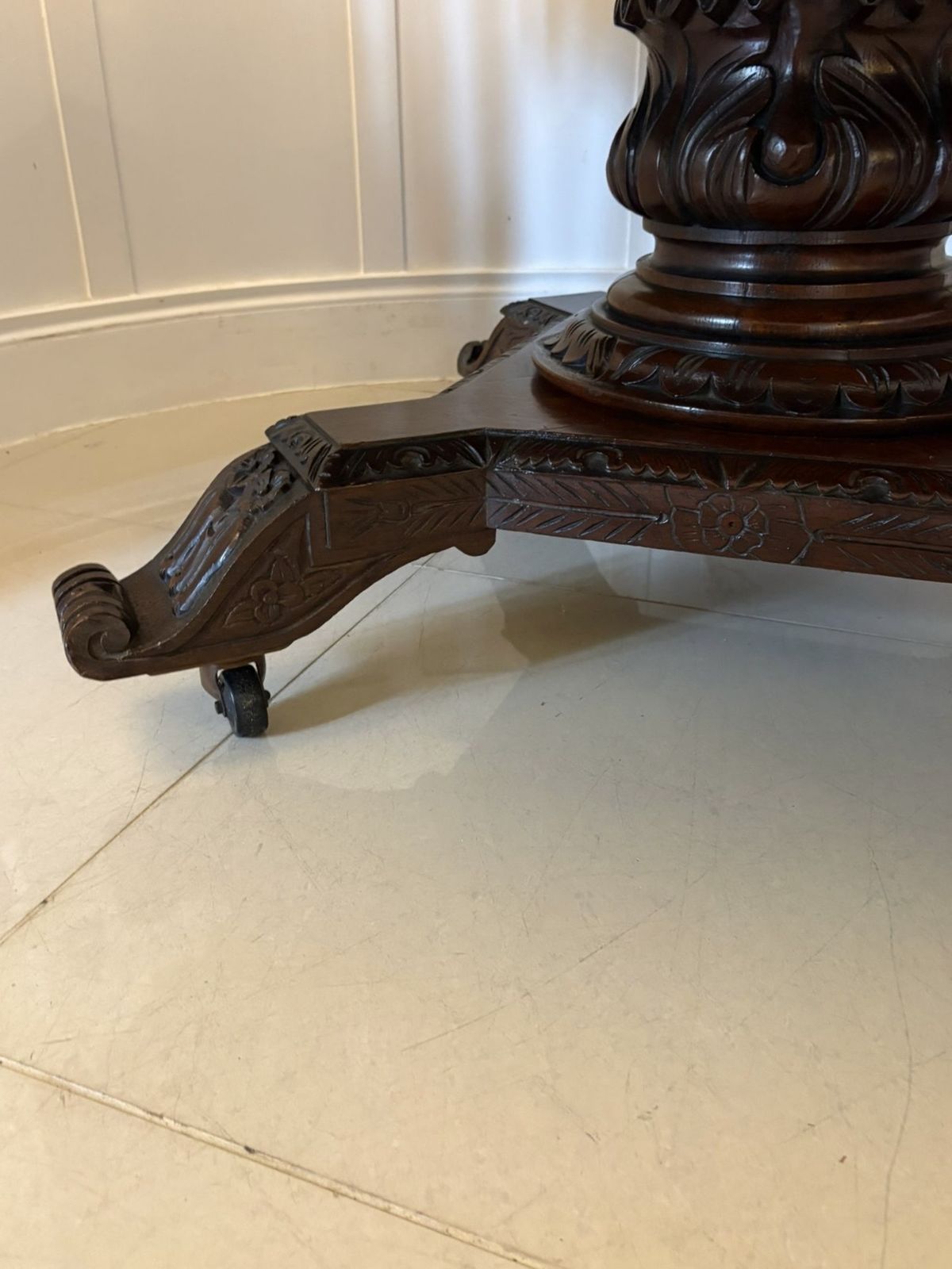 Superb Quality Large Antique 19th Century Carved Oak Dining Table photo vinterior