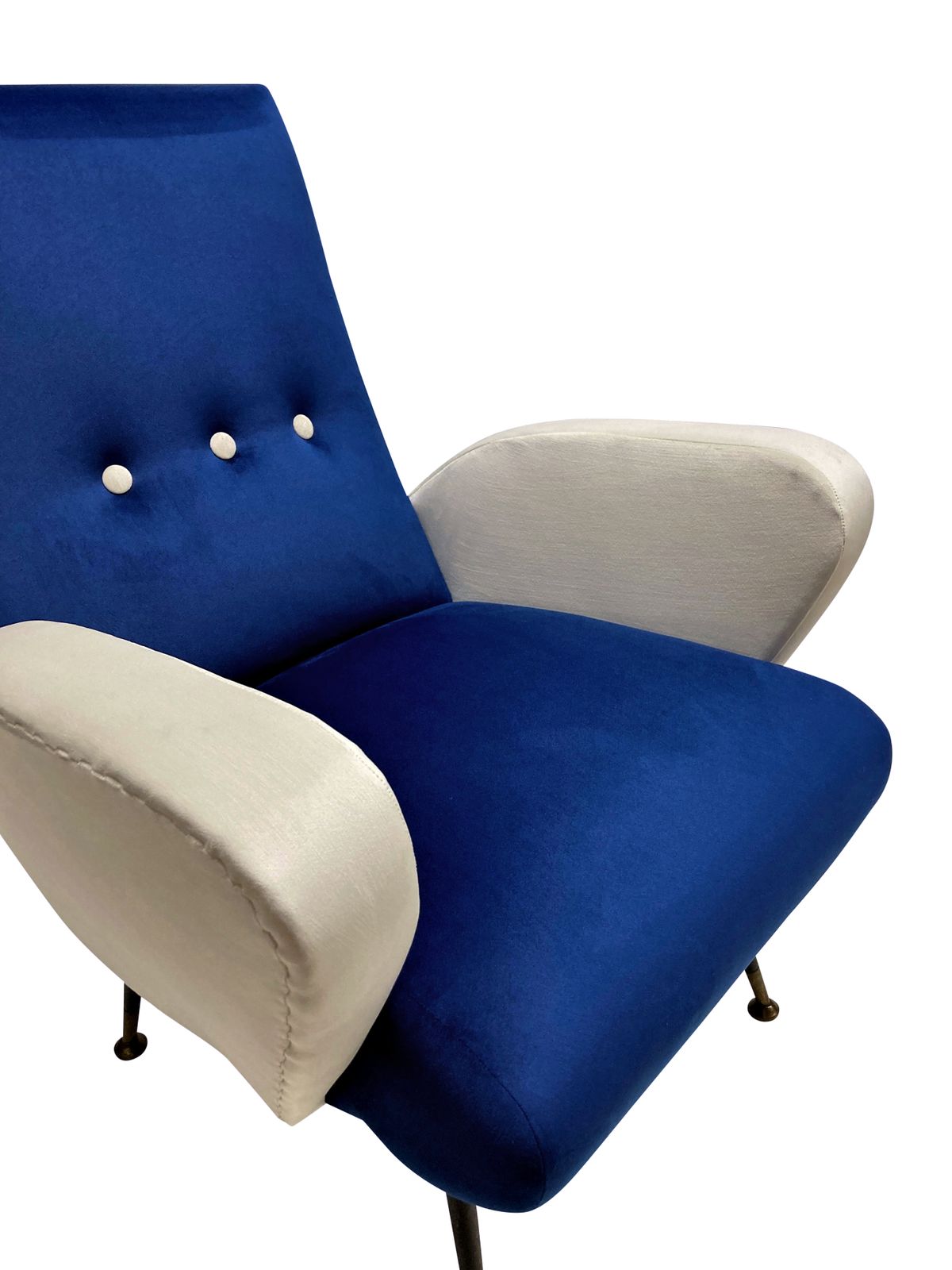 A Pair Of Mid Century Armchairs By Nino Zoncada photo vinterior