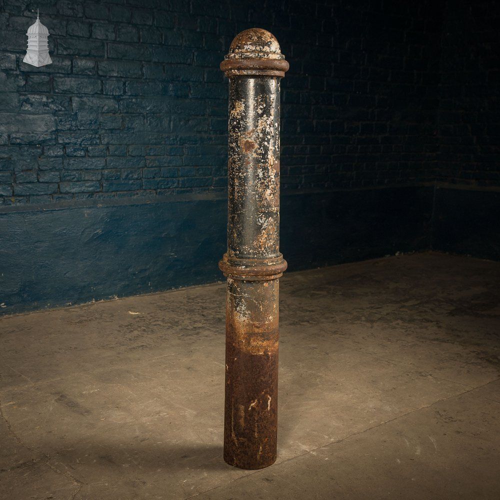 'Cannon' Street Bollard, Reclaimed Cast Iron Bollard. photo Home Decor