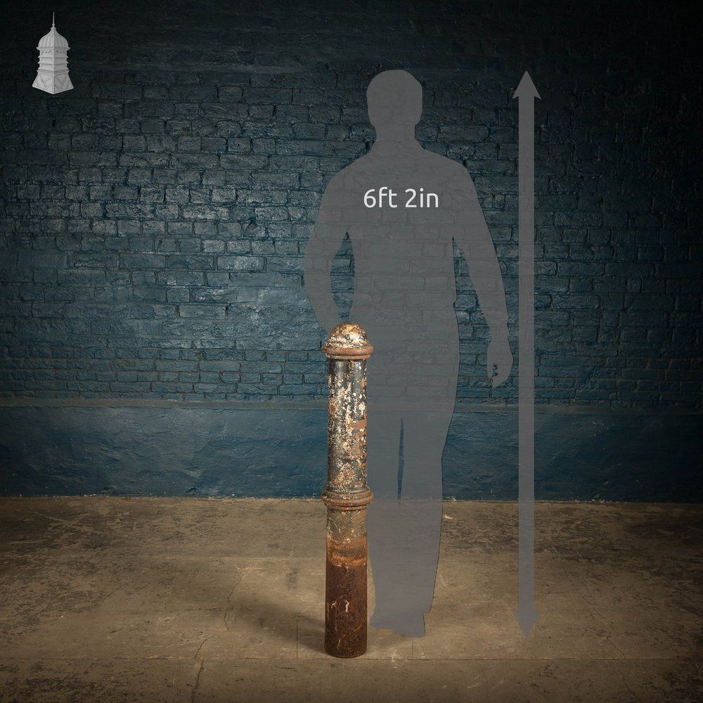 'Cannon' Street Bollard, Reclaimed Cast Iron Bollard. photo vinterior