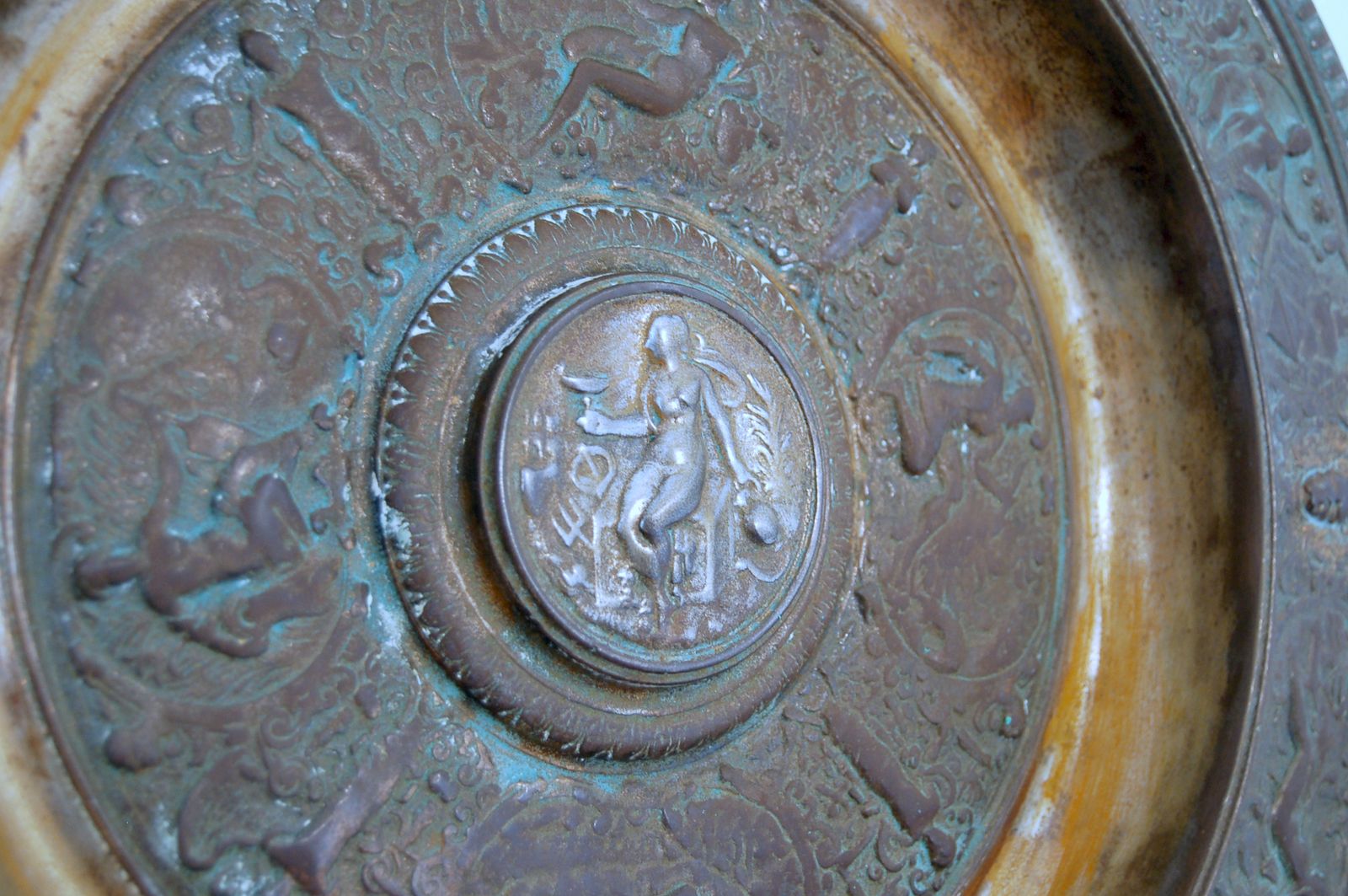 François Briot   Bronze Wall Plaque 19th Century   Diam. 44 Cm   Louvre Museum photo for sale