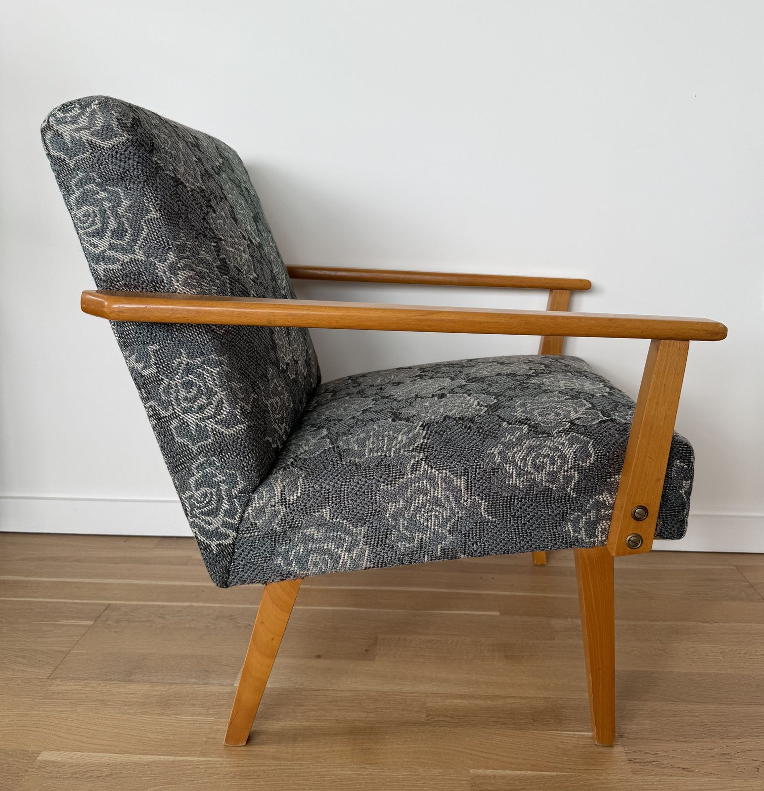 Furniture Mier Topolcany Set Of Armchairs, 1960s photo